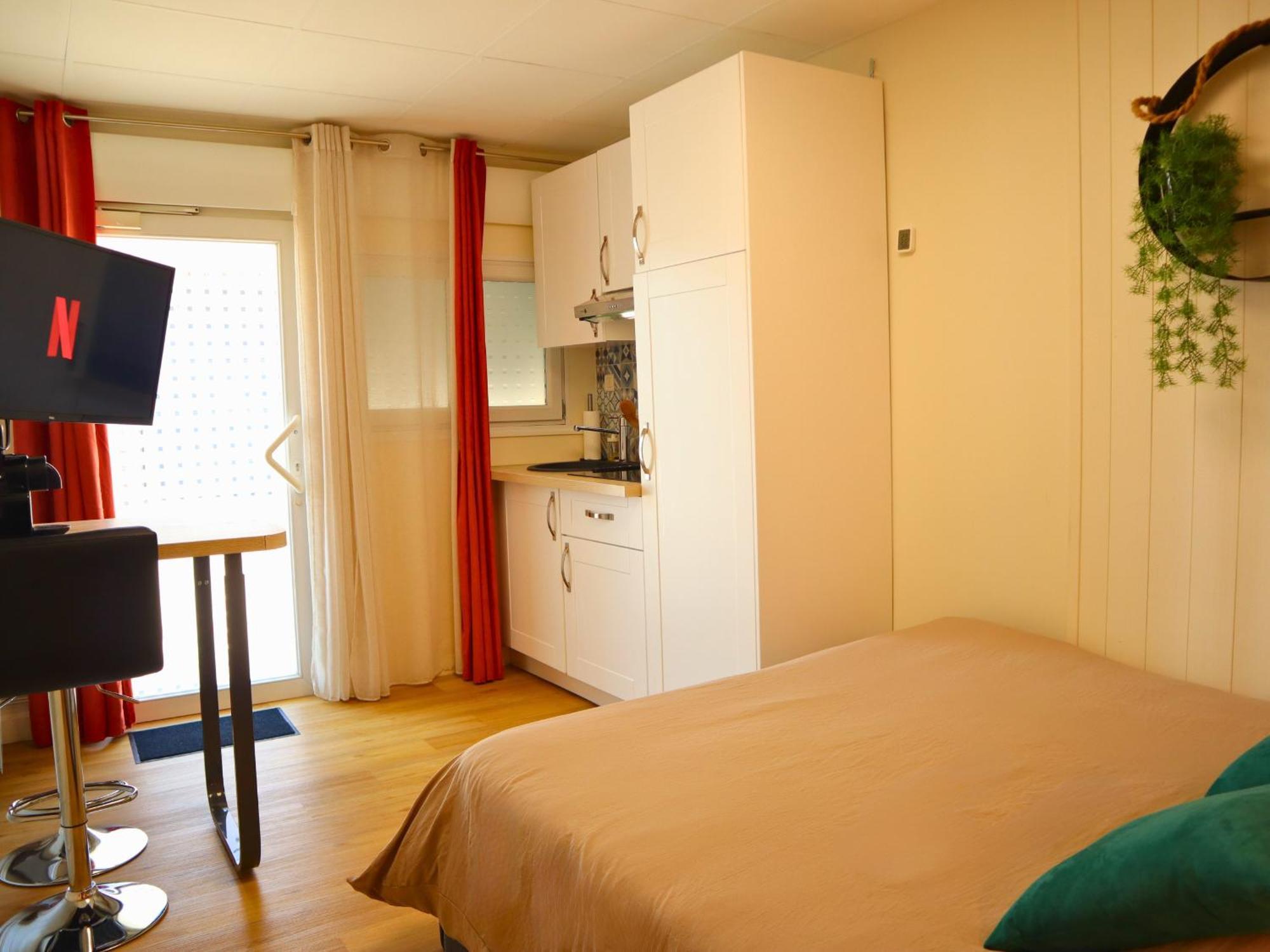 Studio Moderne Et Tout Equipe Au Coeur De Bourbourg - Gare A Proximite 外观 照片